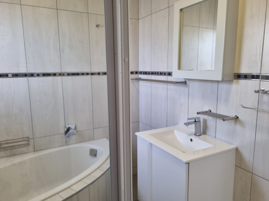To Let 2 Bedroom Property for Rent in Voorbaai Western Cape